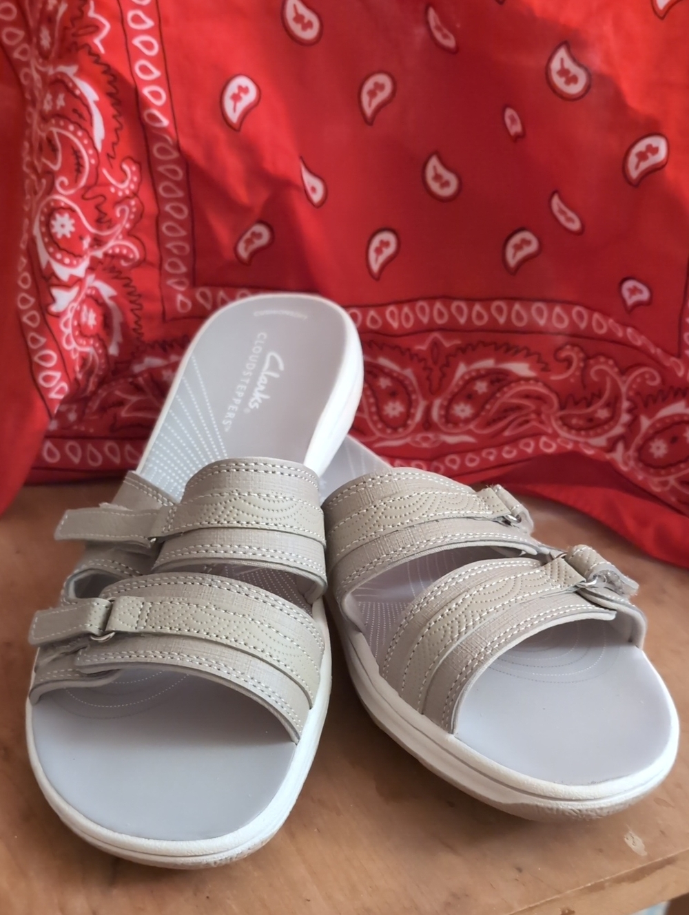 Cloudsteppers by Clarks Light Gray Kids Slide Sandals